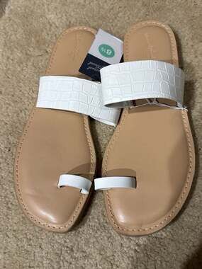 Women's Ava Faux Croc Toe Ring Slide Sandals White Size 8.5
S1